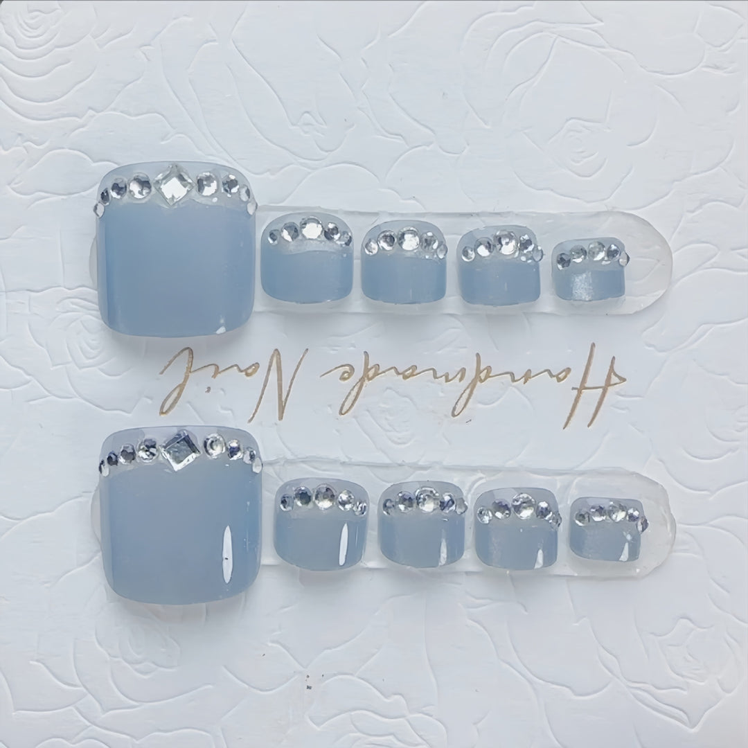 Elegante mit Strass verzierten Press-On Nails Karnz