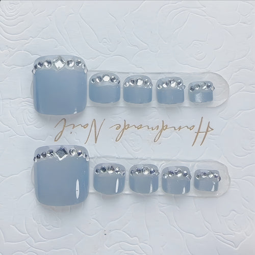 Elegante mit Strass verzierten Press-On Nails Karnz