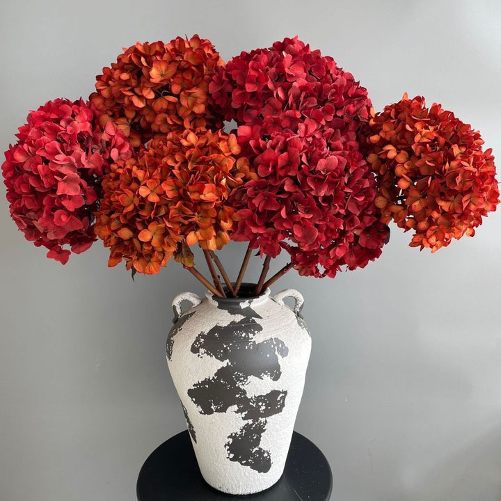 Exquisites Kunstblumenarrangement mit Hortensien