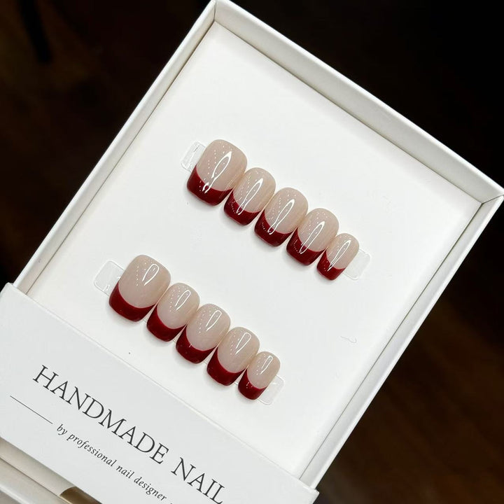 Handgemachte French Tip Press-On Nägel
