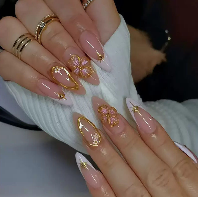 Elegante Nagelkunstverlängerungen Karnz