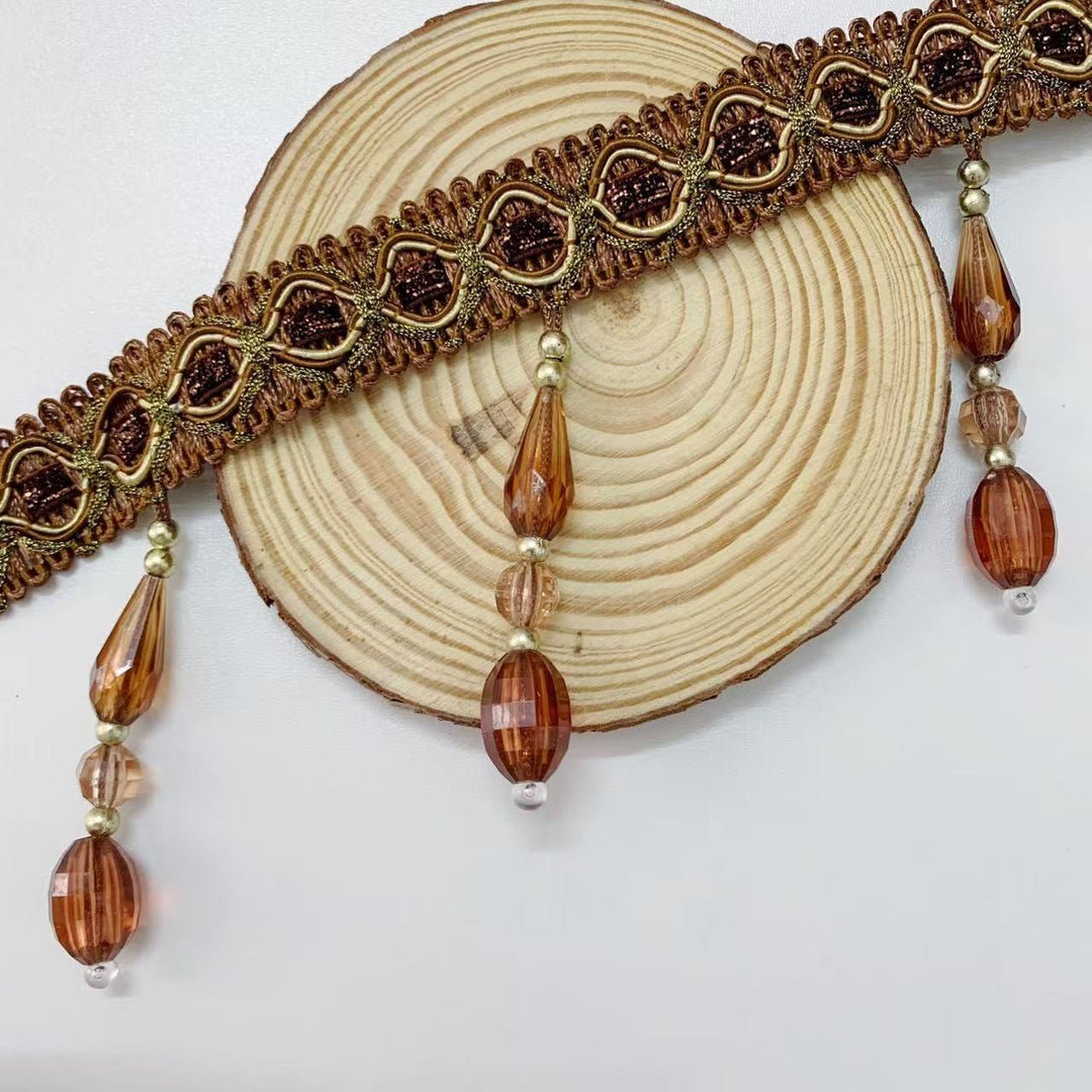 Elegante und Auffällige Borte mit Glaskristallen Karnz