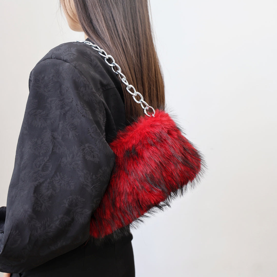 Faux Fur Clutch Tasche