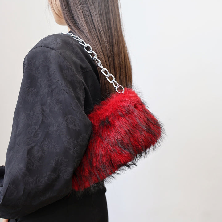 Faux Fur Clutch Tasche