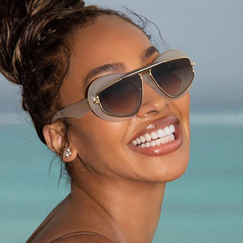 Damen futuristische Sonnenbrille mit elegantem Rahmen Karnz
