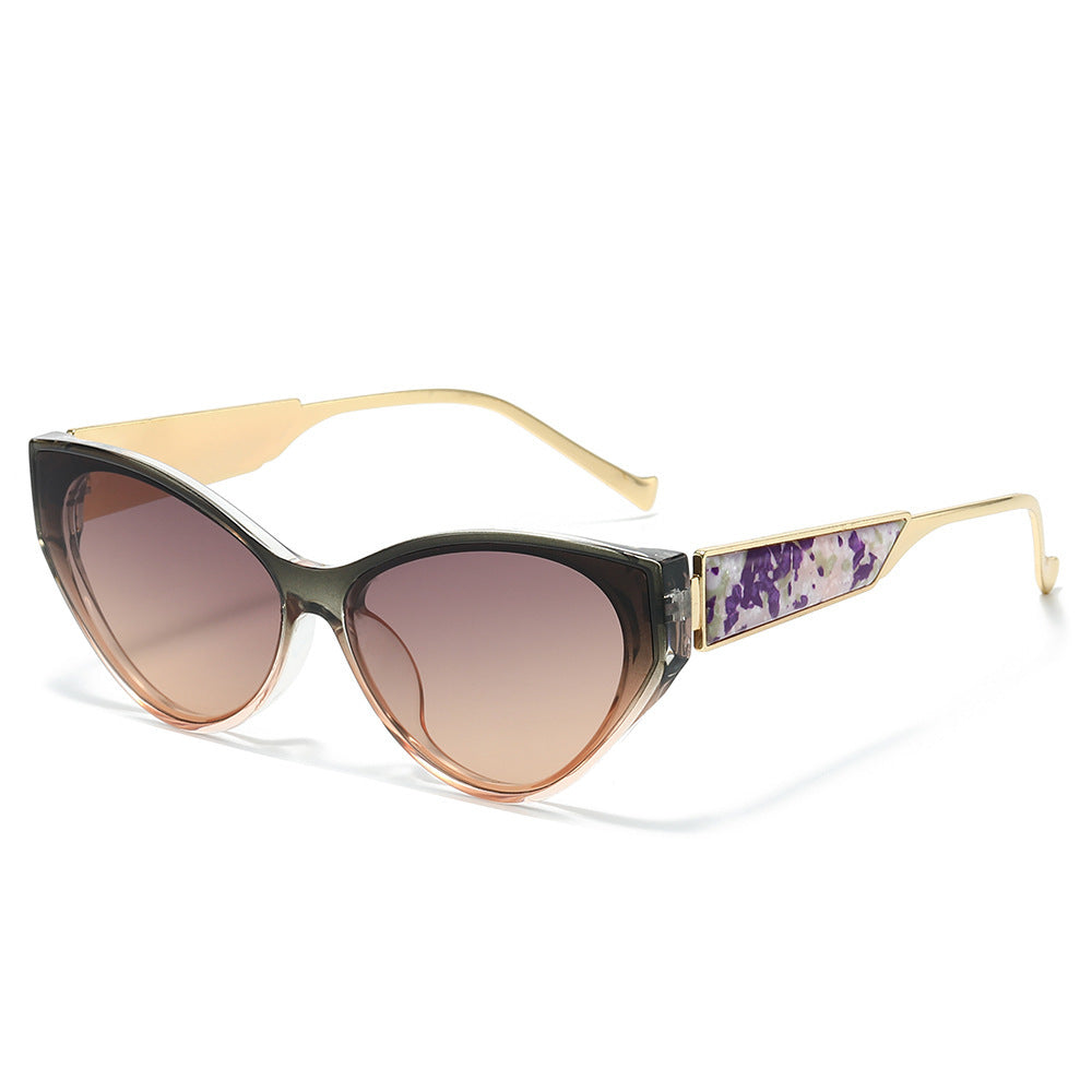 Chice Katzenaugen-Sonnenbrille mit einzigartigen Details Karnz