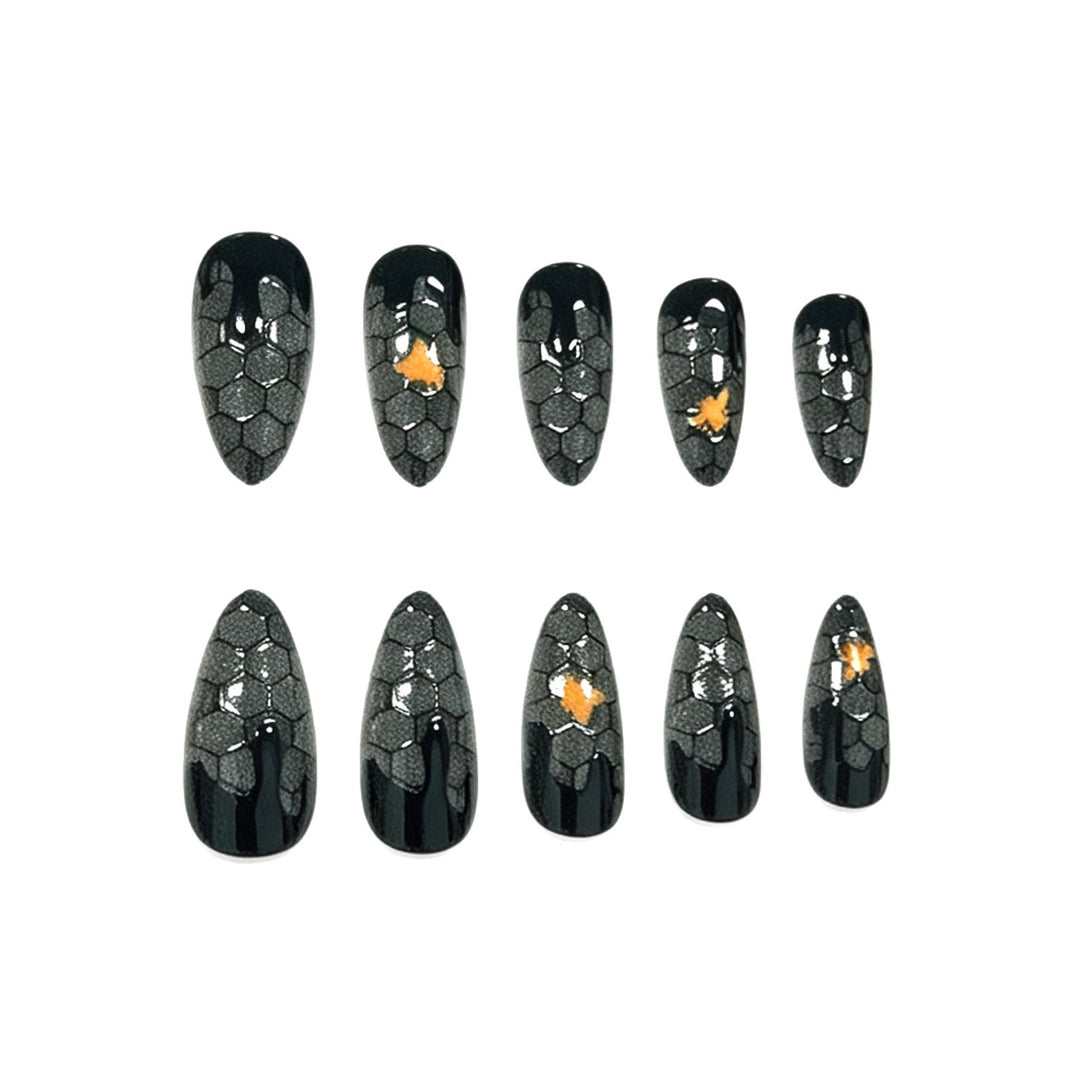 Künstlerische Waben-Nagelverzierungen Karnz