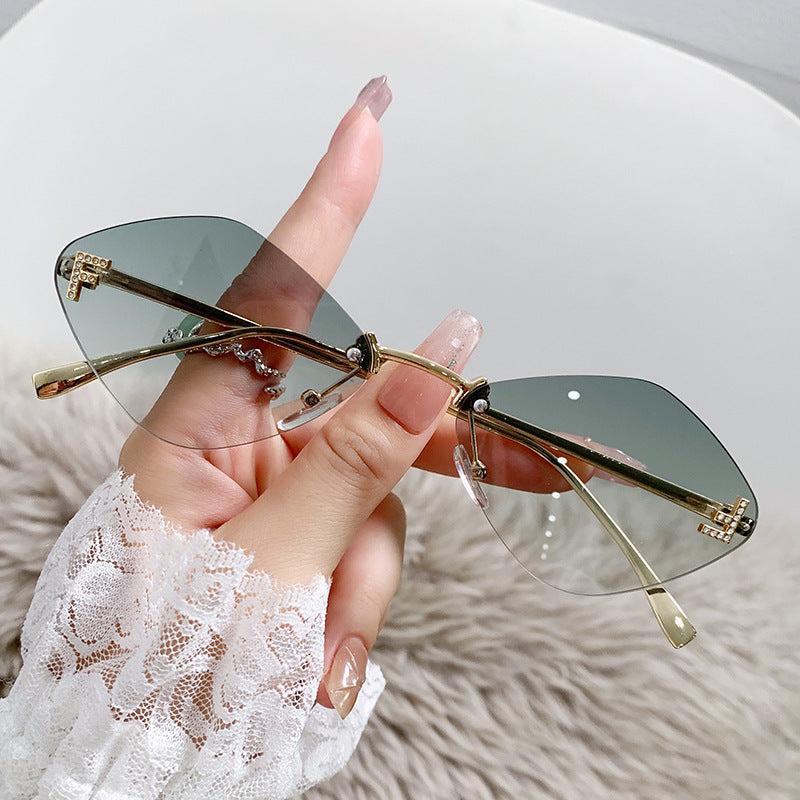 Damen Cat-Eye Design Sonnenbrille mit eleganten Akzenten Karnz