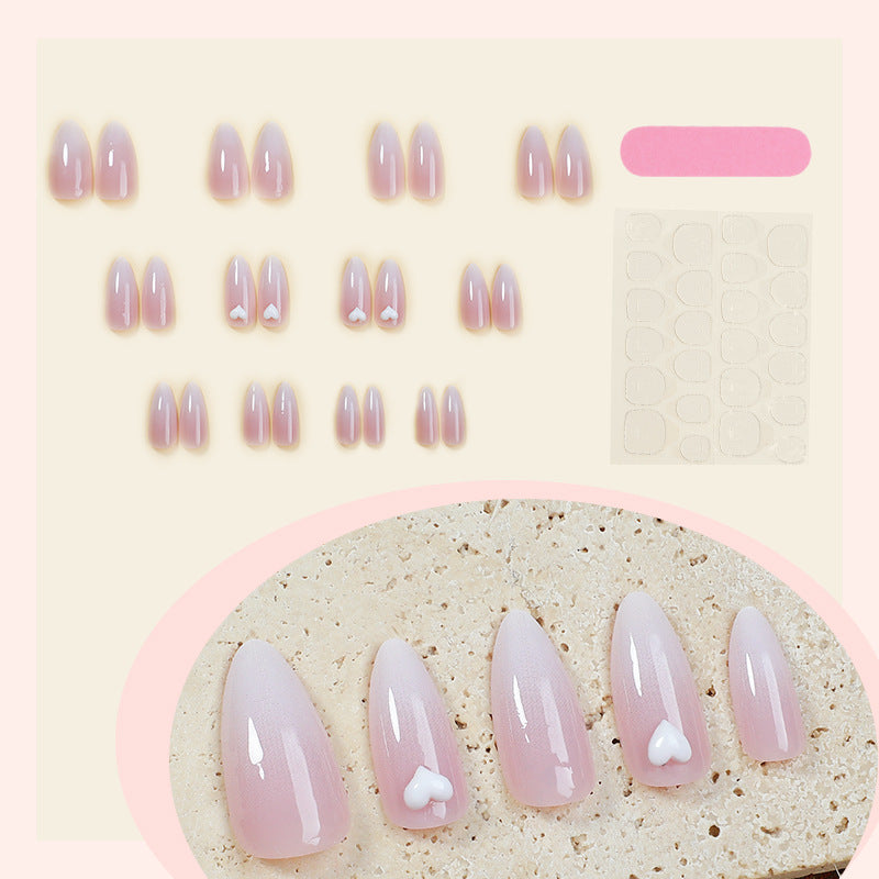 Elegantes Press-On-Nagelset mit Herzverzierungen Karnz
