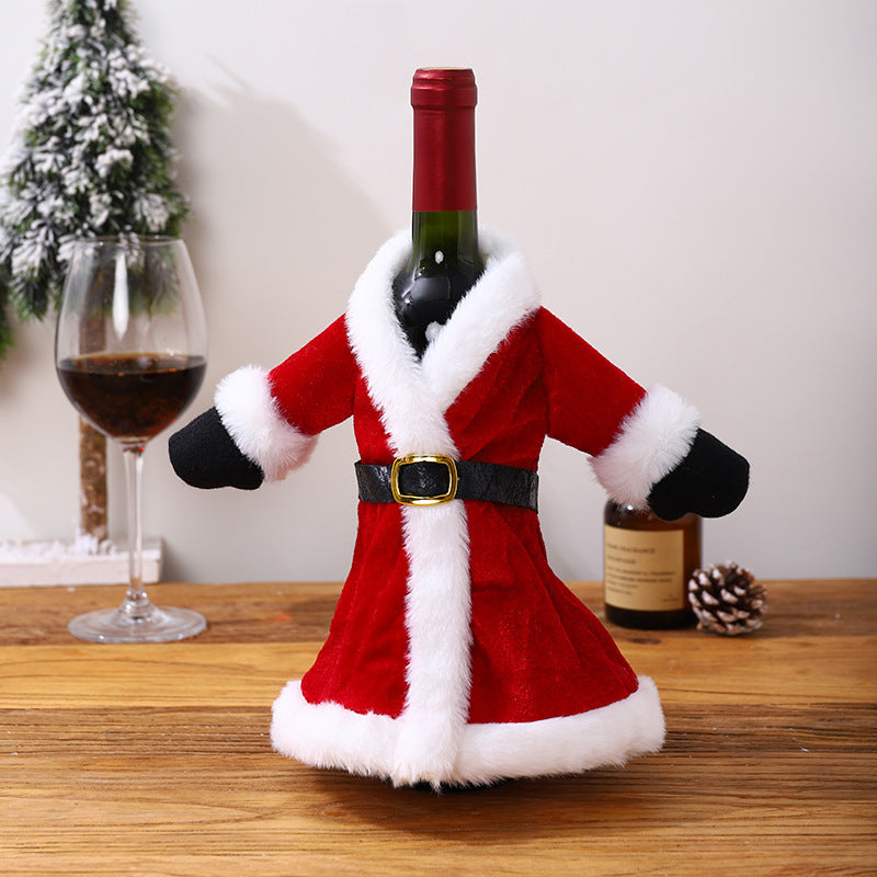 Dekorative Weinflaschenhülle im Weihnachtsmann-Look Karnz