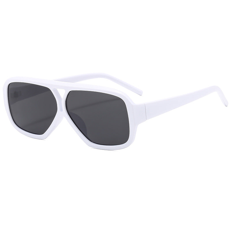 Damen modische oversized Sonnenbrille mit breitem Rahmen und schützenden Gläsern Karnz