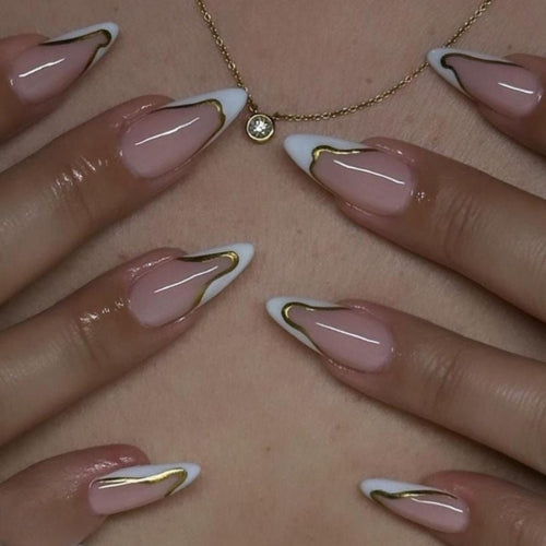 DIY Press-On-Nagelset mit eleganten goldenen Akzenten Karnz