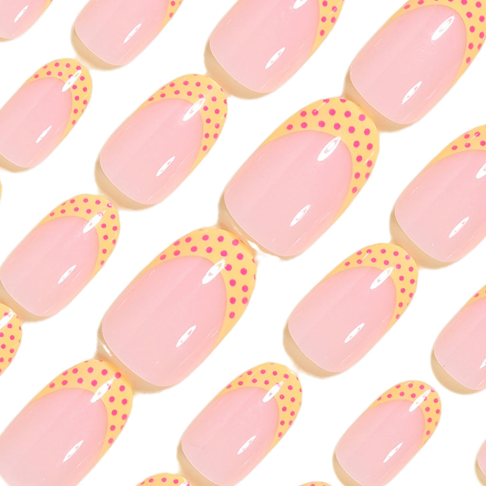 Schickes Pünktchen-Nageldesign Karnz