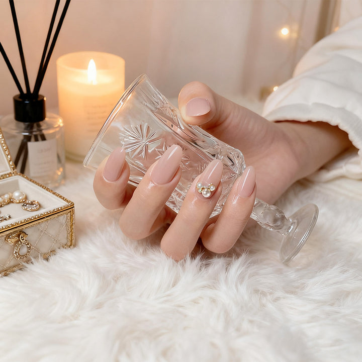 Kunstnagelset mit elegantem Perlendesign und hochglänzender Oberfläche Karnz