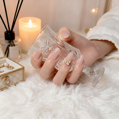 Kunstnagelset mit elegantem Perlendesign und hochglänzender Oberfläche Karnz