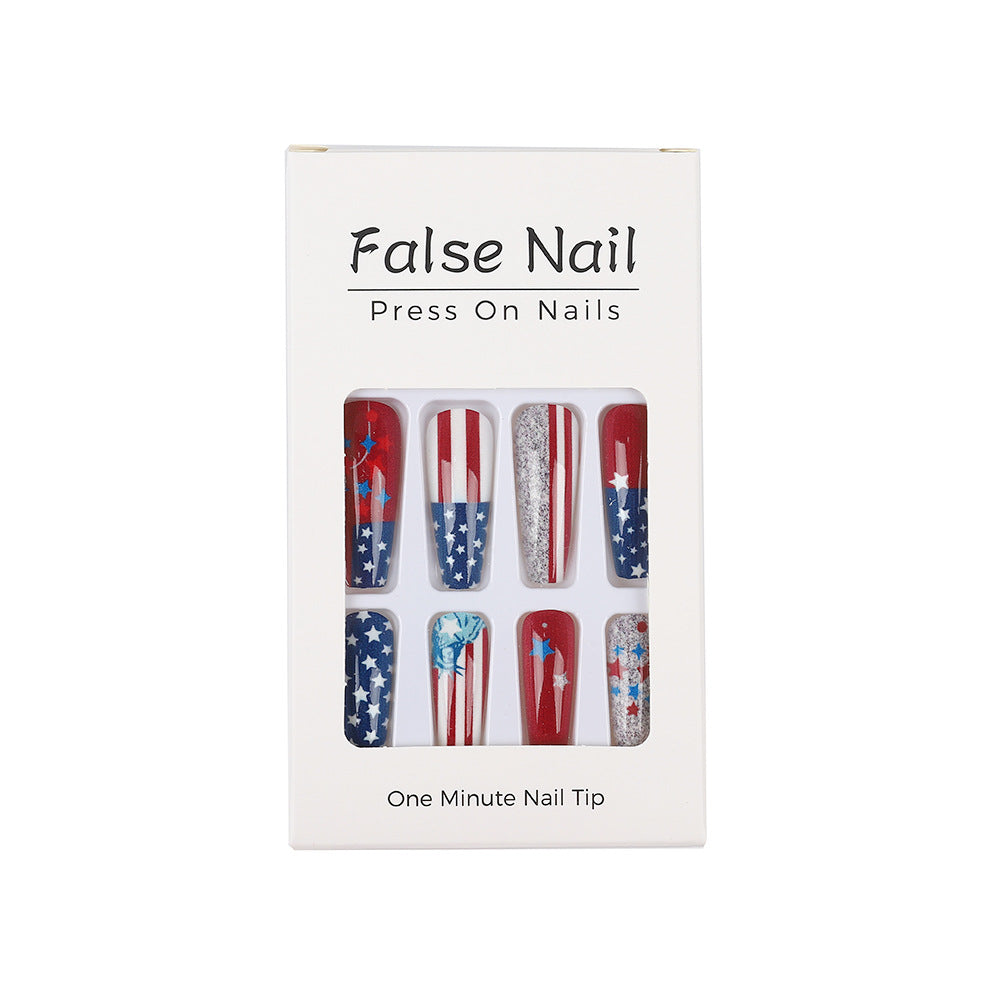 Kreative Nagelkunst mit patriotischem Design Karnz