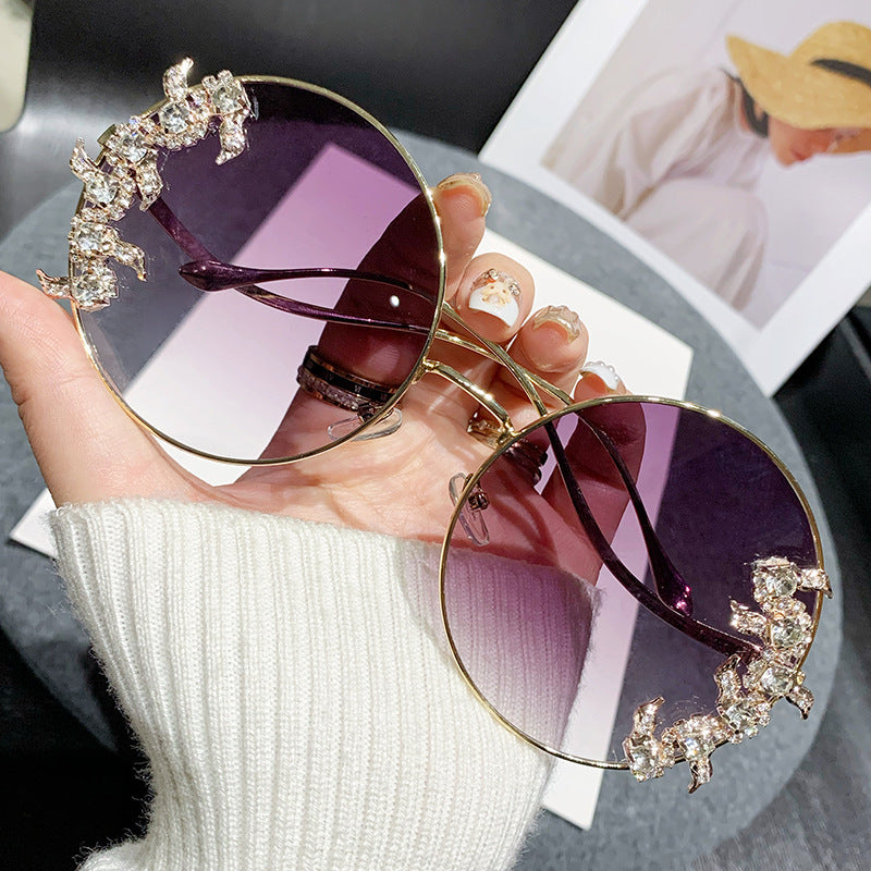 Damen Fashion-Sonnenbrille mit extravagantem Design und funkelnden Akzenten Karnz