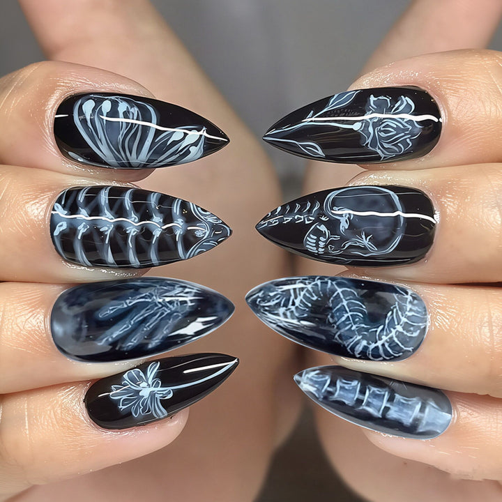 Künstlerisches Stiletto Press-On Nagelkunst Set Karnz
