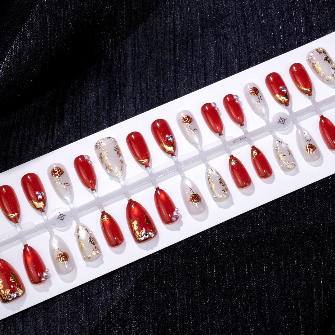 Exquisites Blumiges Press-On Nagelkunst Set