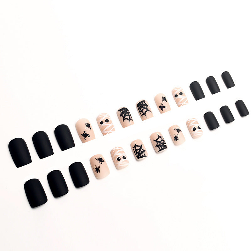 Kunstnagelset mit einzigartigen Mustern Karnz