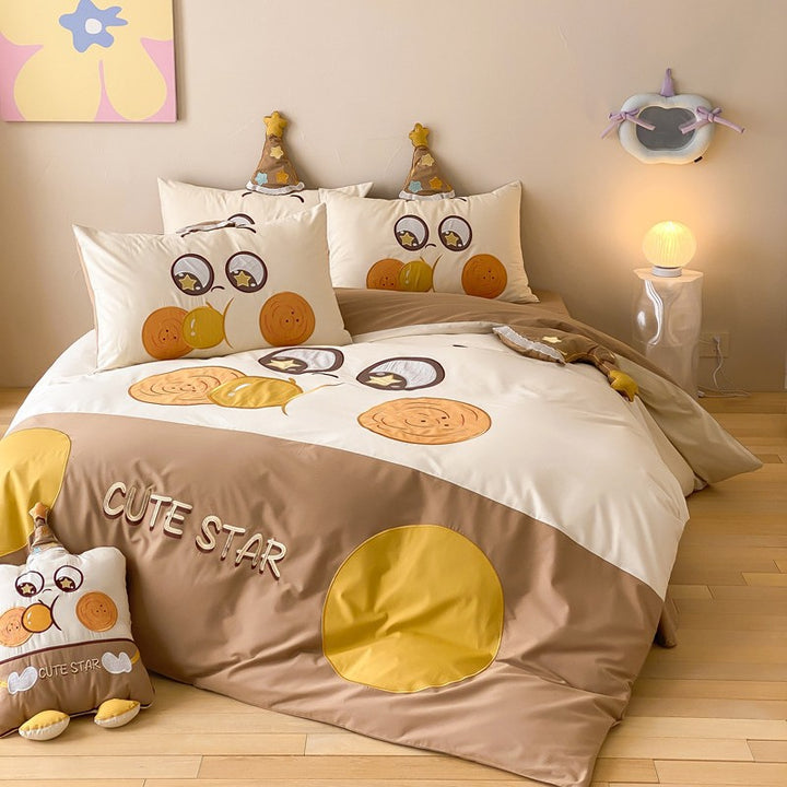 Kinder Cartoon Katze Baumwollsatin Bettbezug Set mit ohrförmigen Kissenbezügen und plüschigem Akzentkissen