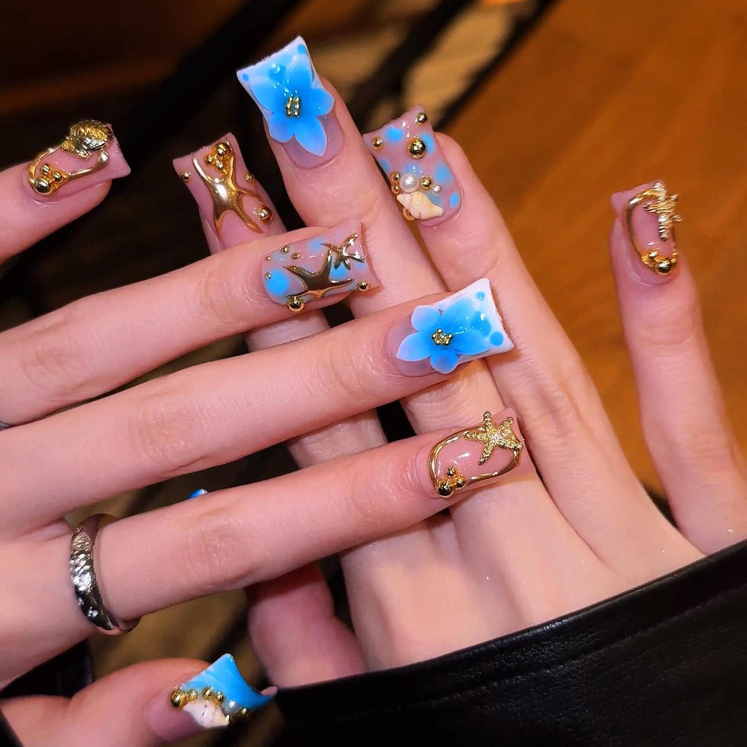 Künstlerisches Press-On-Nagelset mit 3D-Verzierungen
