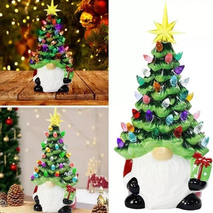Weihnachtsmann Dekofigur mit Weihnachtsbaum Karnz