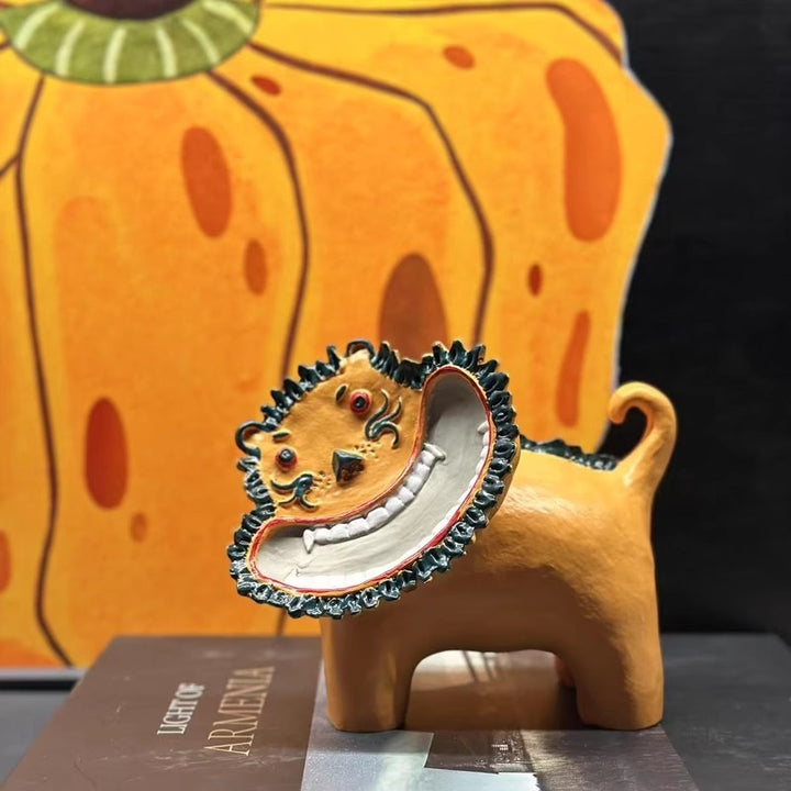 Verspielte Keramikkatzenfigur