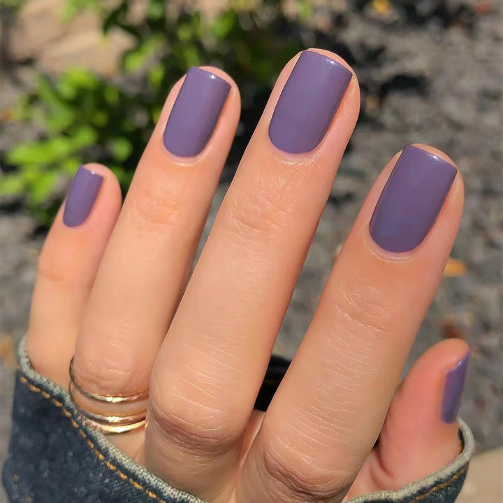 Elegante Nagelkunst mit Glanzfinish Karnz
