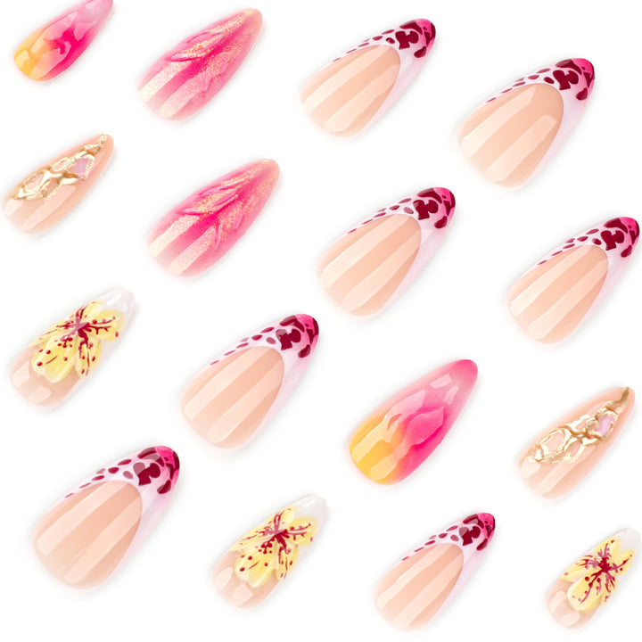 Kunstvolle Nagelverlängerungen mit Blüten- und Ombre-Design Karnz