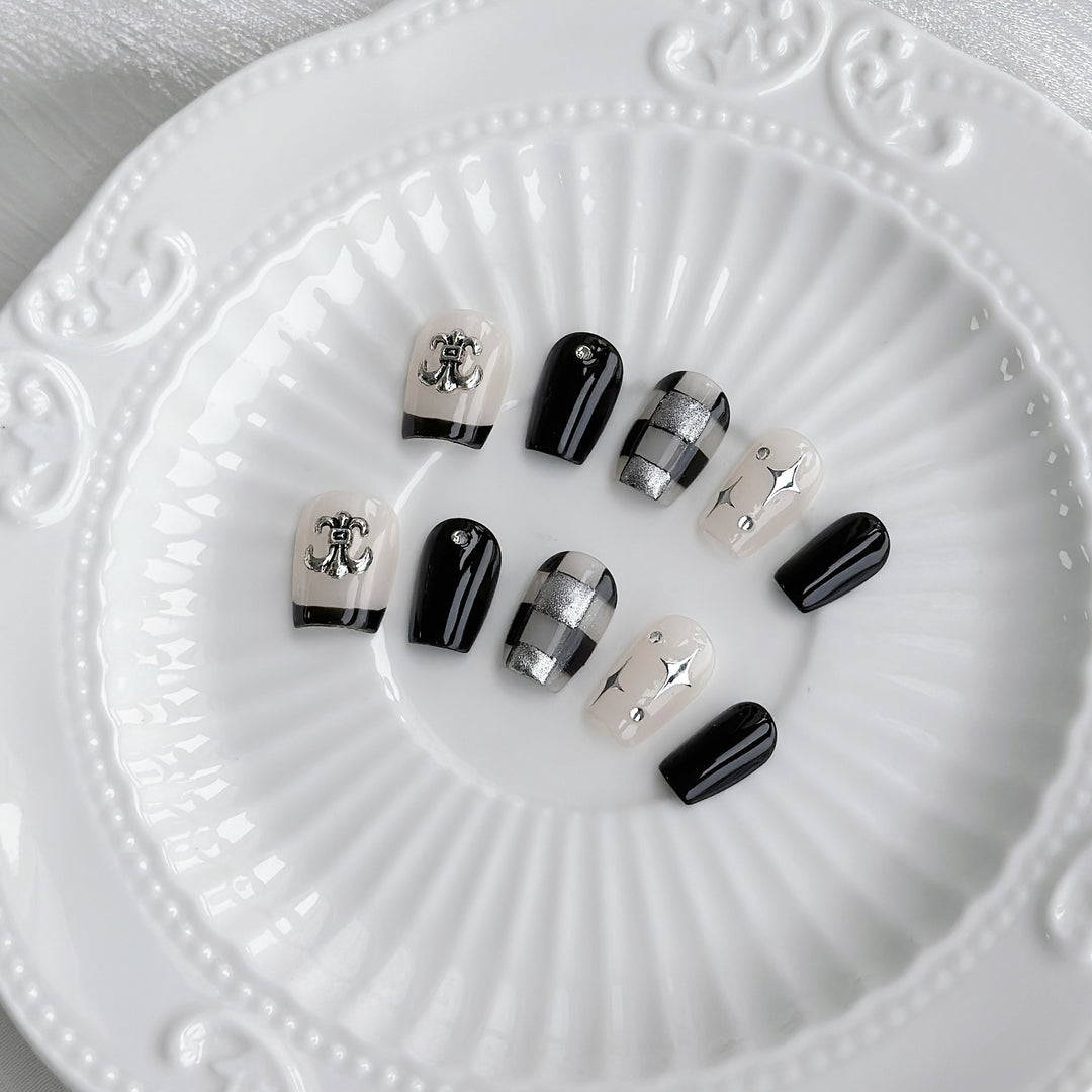 Schickes Dekoratives Press-On Nail Set