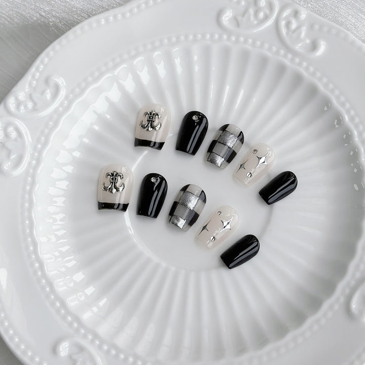 Schickes Dekoratives Press-On Nail Set