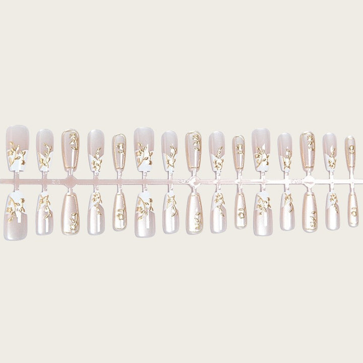 Florale Akzentierte Press-On Nagelset Karnz