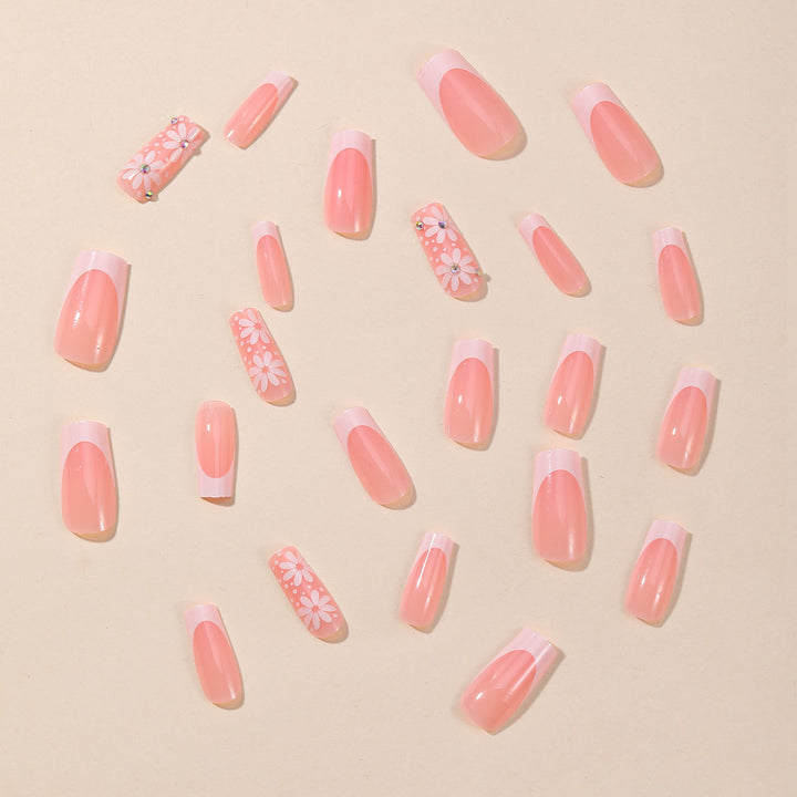 Elegante florale Akzent-Nagelkunstverlängerungen Karnz