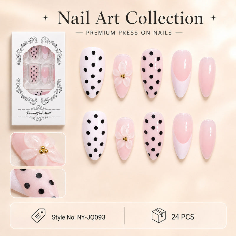 Premium Nageldesign mit Punkten und Blüten Karnz