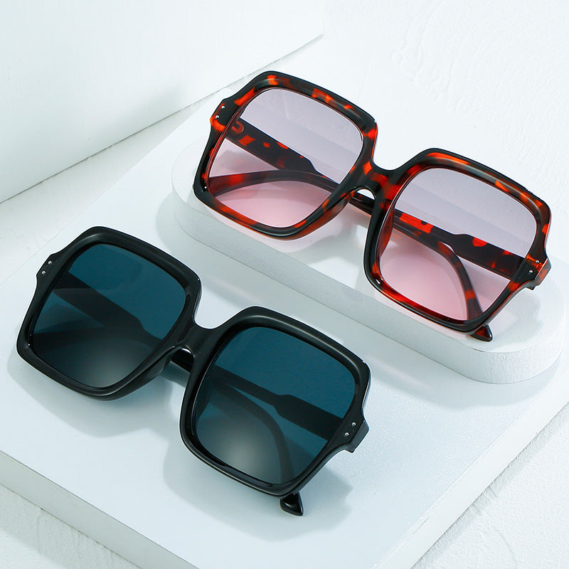 Damen quadratische modische Sonnenbrille mit polarisierten Gläsern Karnz