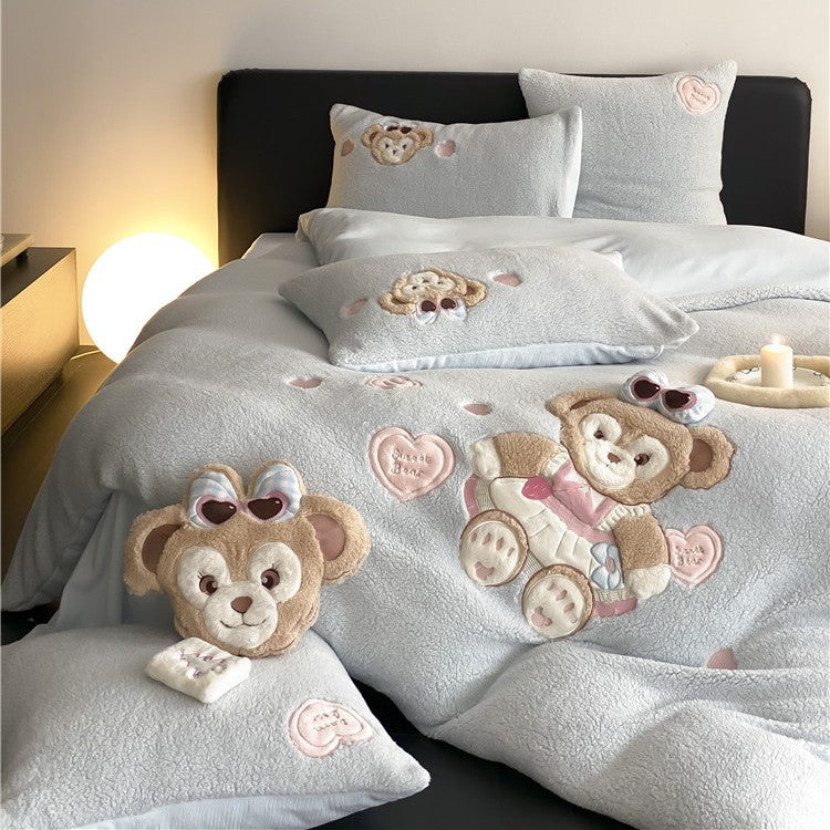 Kuschelige Bettgarnitur mit applizierten Plüsch-Teddys und Sherpa-Oberfläche