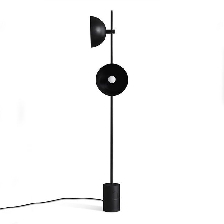 Moderne Schlanke Stehlampe mit verstellbarem Schirm