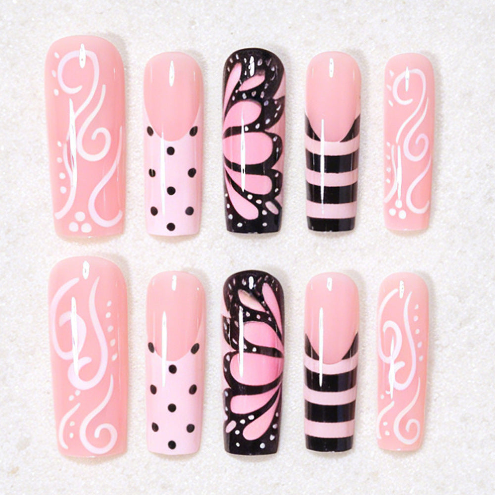 Künstlerisches Schmetterling Nageldesign Karnz