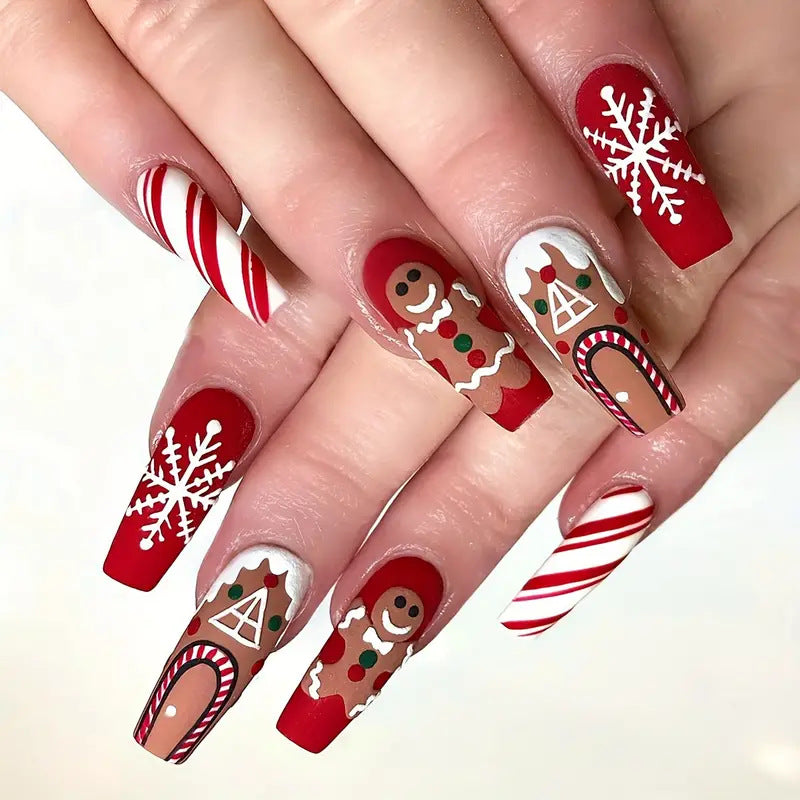 Künstlerische winterliche Nail Art Karnz