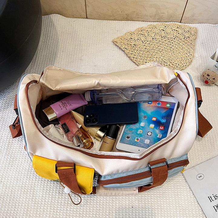 Geräumige Reisetasche mit mehreren Taschen Karnz