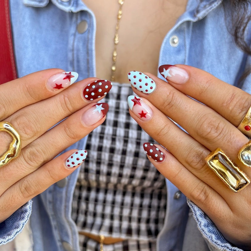 Kunstnagelset mit kreativem Punkt- und Sternen-Design Karnz