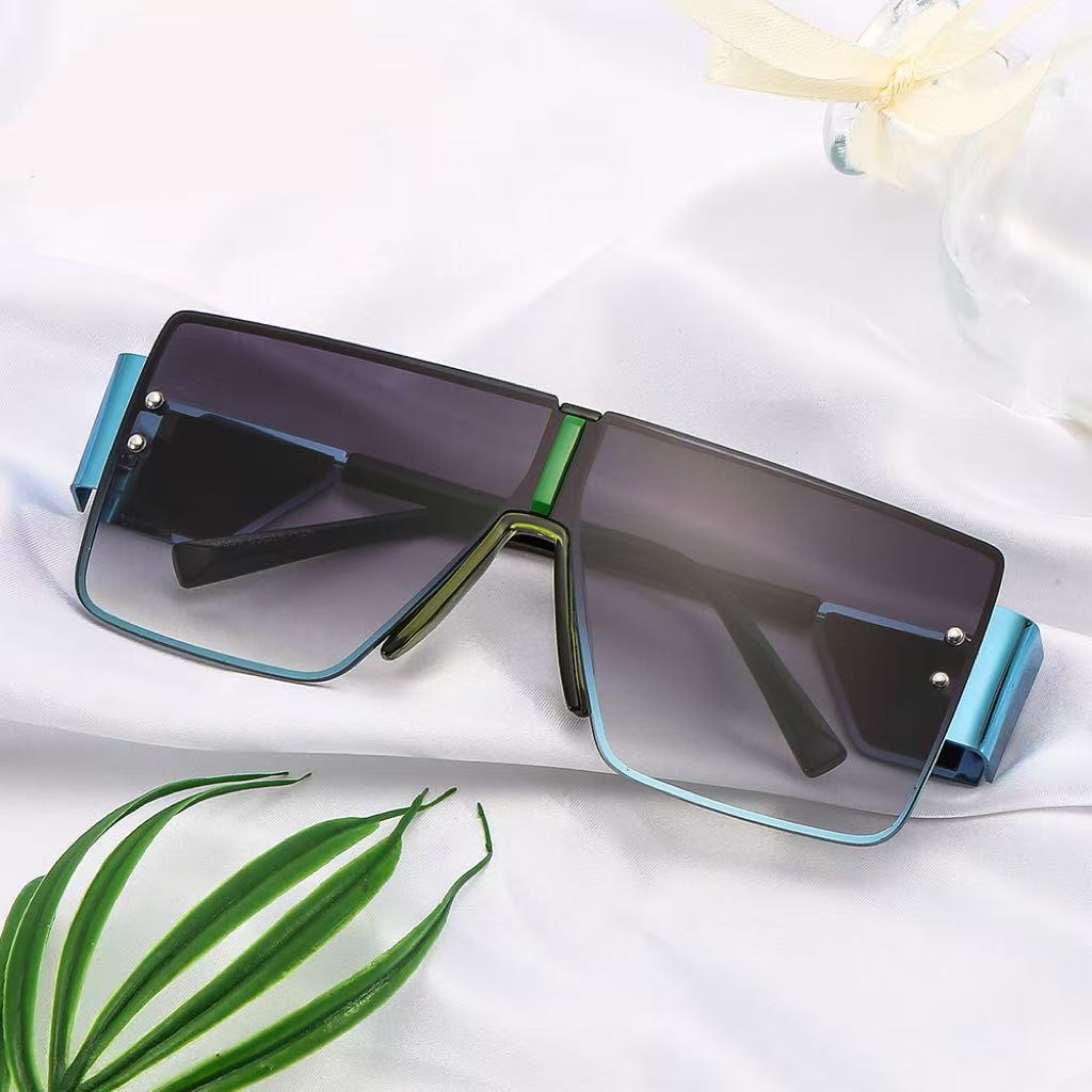 Damen trendige oversized Sonnenbrille mit futuristischem Design Karnz