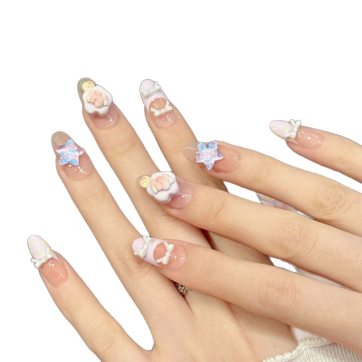 Dekorative Press-On Nagelkunst mit 3D-Elementen