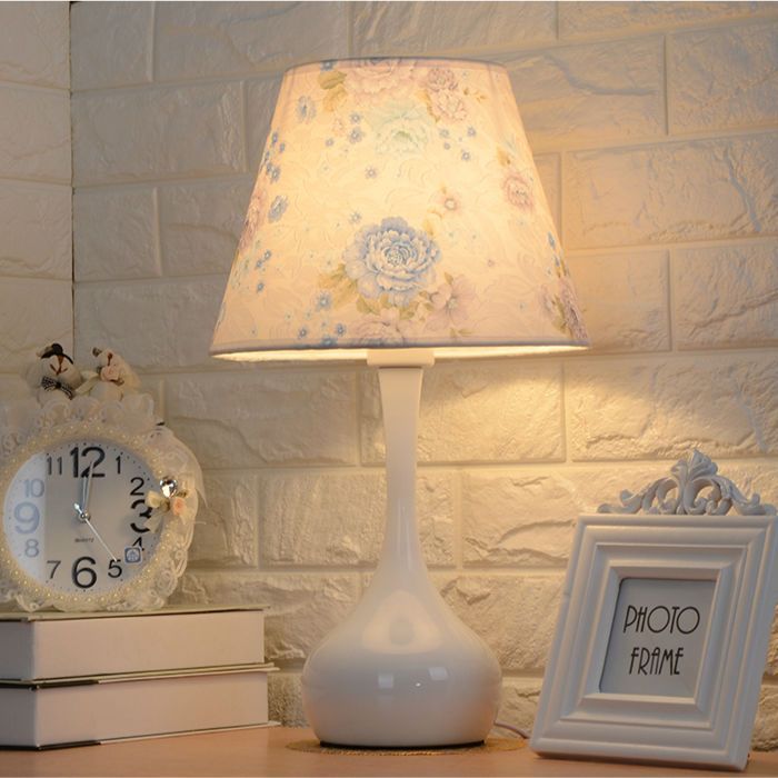 Stylische LED Tischlampe