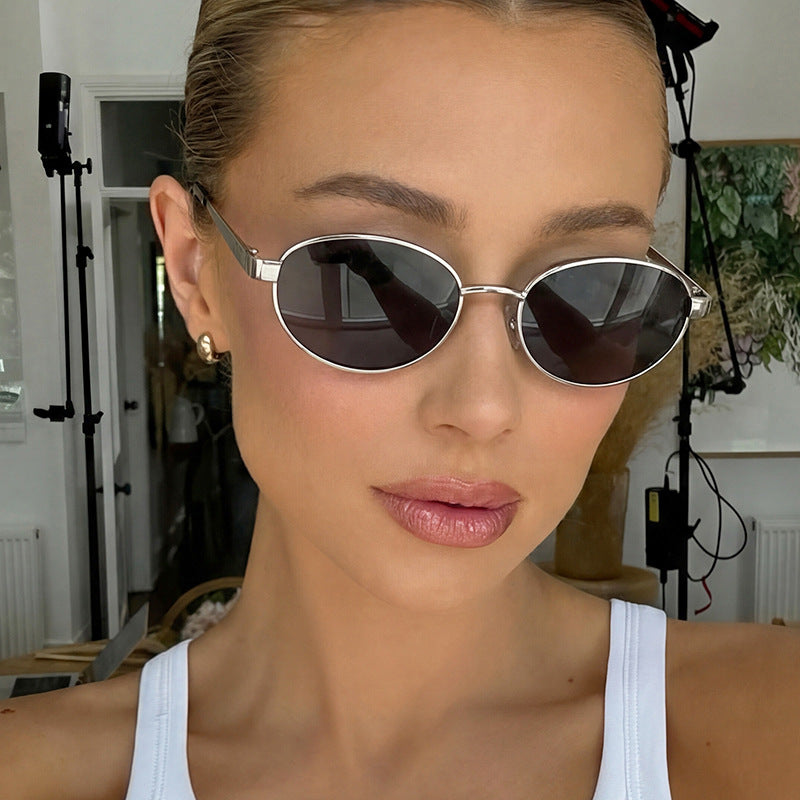Damen modische Sonnenbrille im eleganten Ovaldesign mit hochwertigem Metallrahmen Karnz