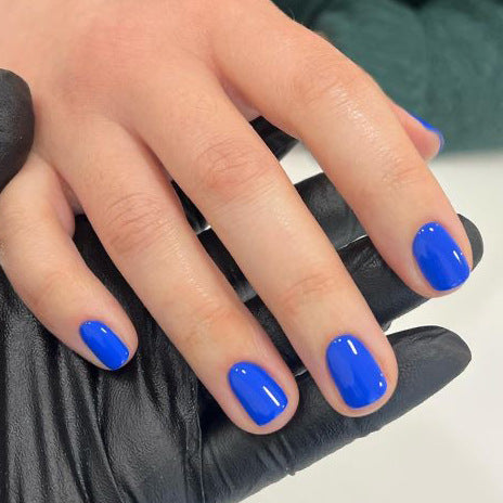 Glamouröse Nagelkunst mit Hochglanz-Finish Karnz