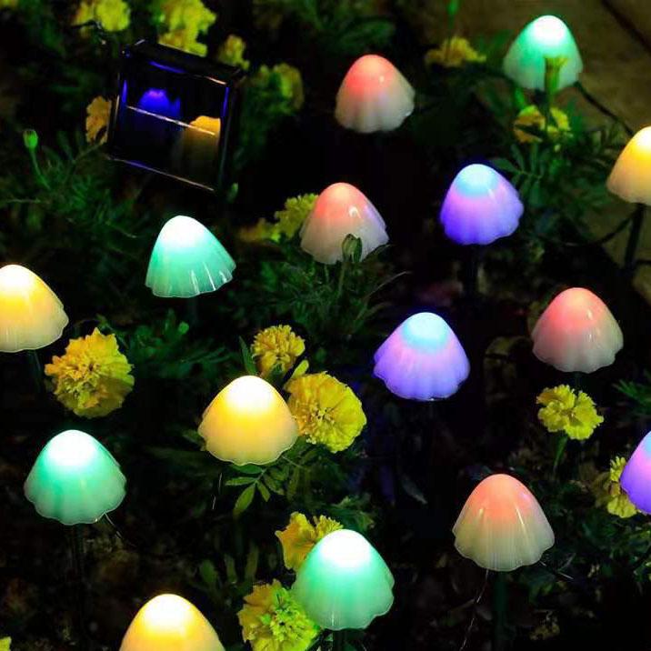 Moderne, kreative LED-Lichterkette in Pilzform aus Kunststoff für die Terrasse