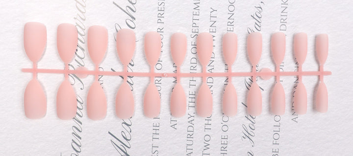 Stiletto Press-On Nail Set Karnz