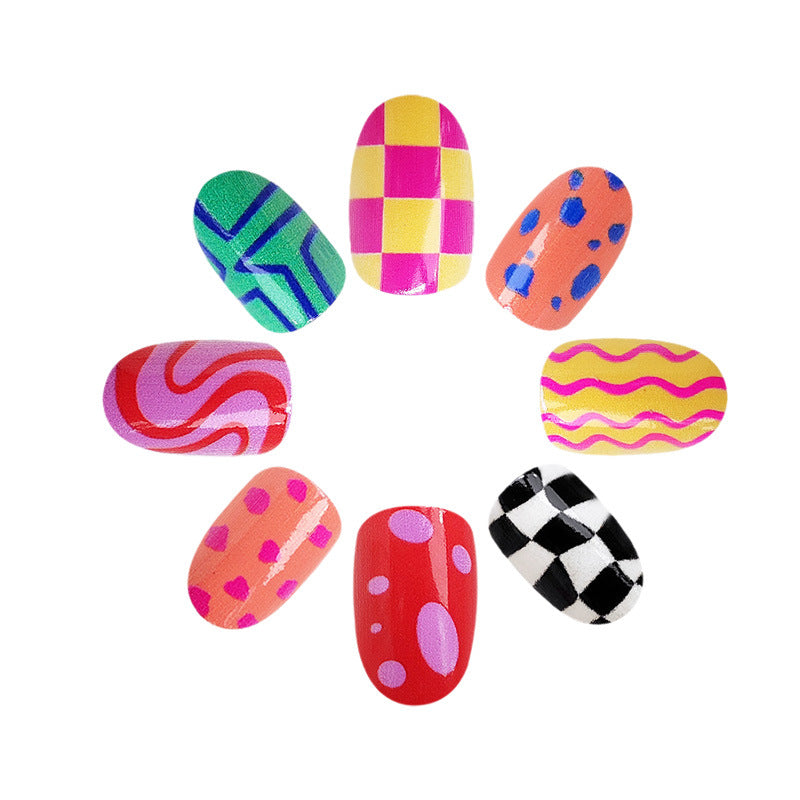 Künstlerische Nagelkunst Karnz